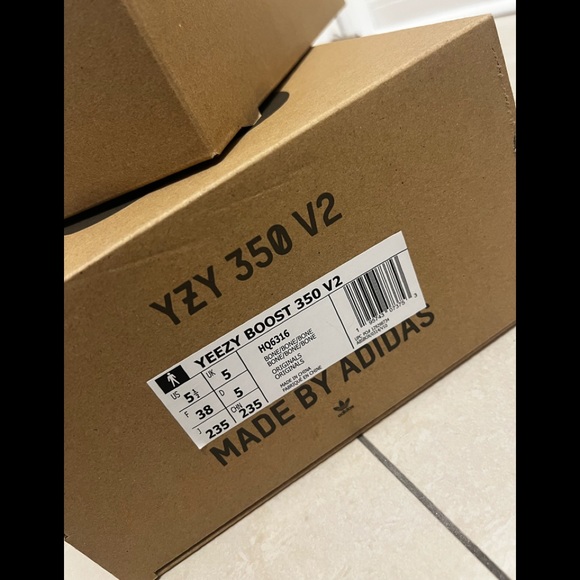 Yeezy 350 Bone M 5.5 W 6.5 - Picture 2 of 3